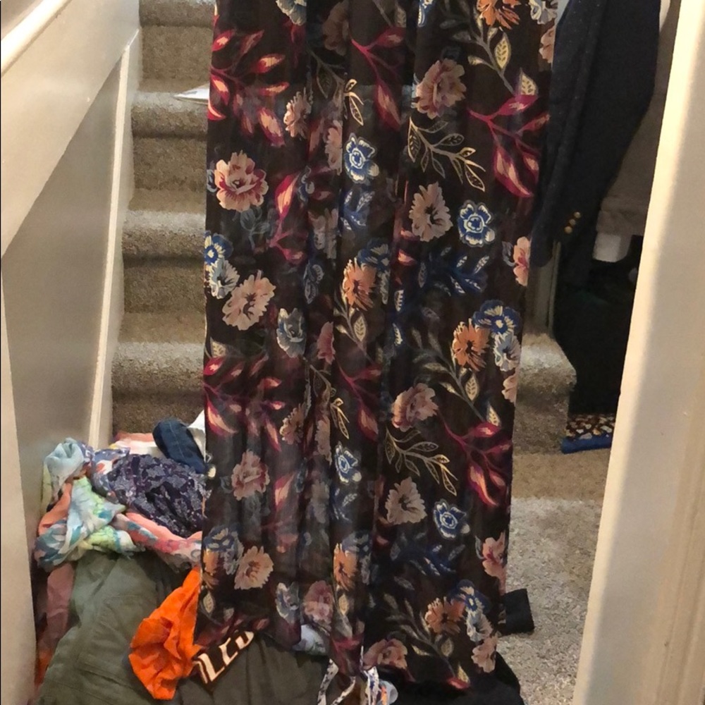 Maxi - Picture 3 of 4